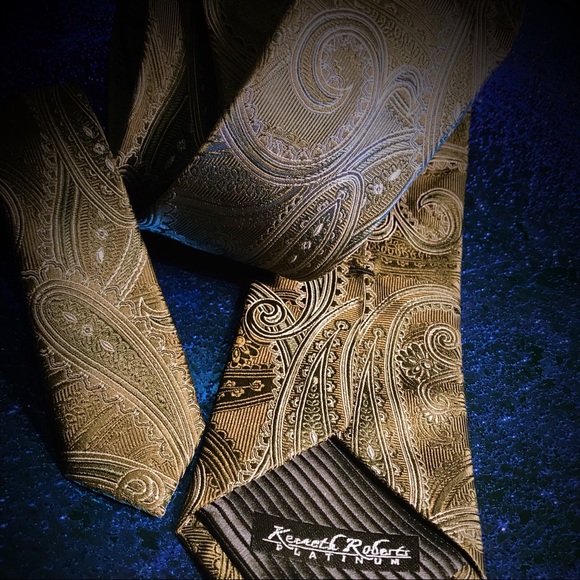 Kenneth Roberts Platinum neck tie - Picture 4 of 6